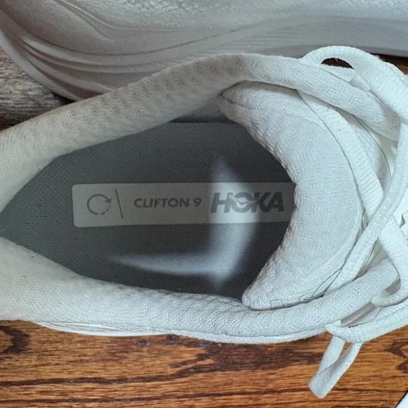 NWT Hoka Clifton 9 - Picture 3 of 5